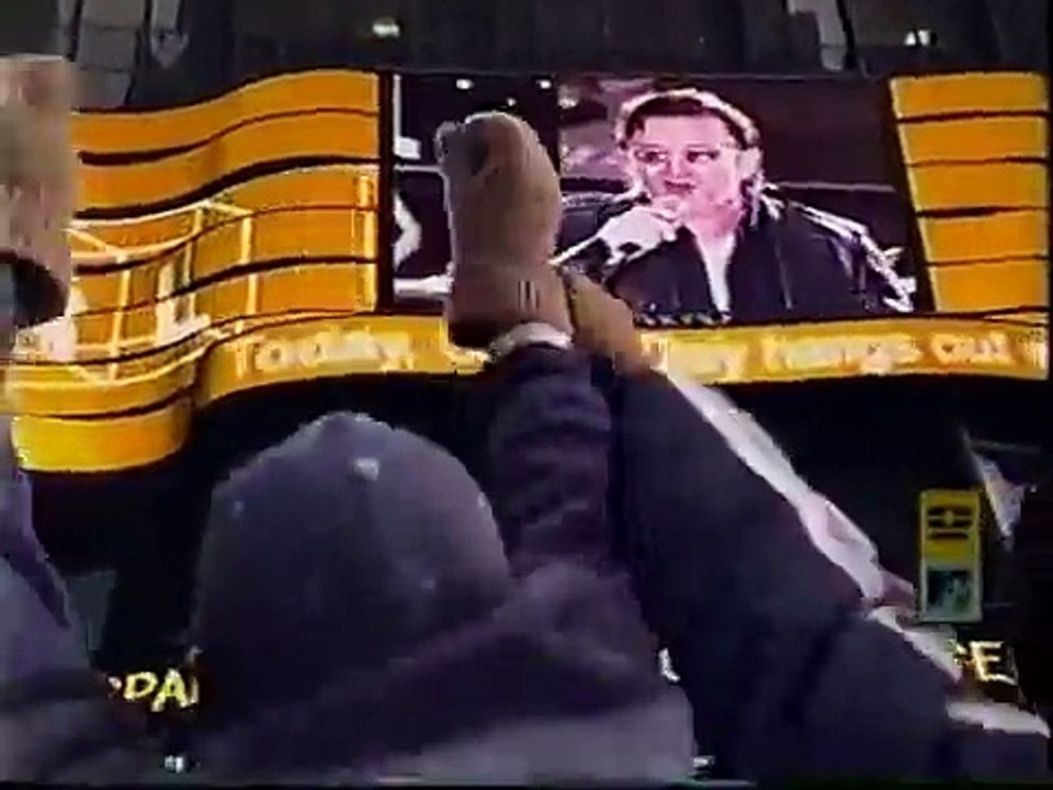 U2 - Beautiful Day & New York - MTV TRL - 30.10.2000