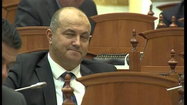 Akuzat e opozitës. Rama: Makinat “Jaguar” ulin shpenzimet e qeverisë