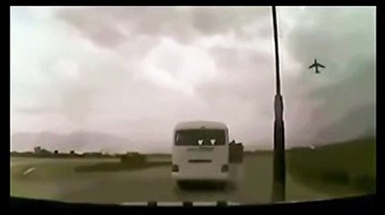 UNBELIVABLE Footage of a Plane Crash