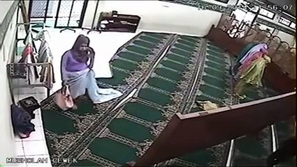 what women doing is mosque