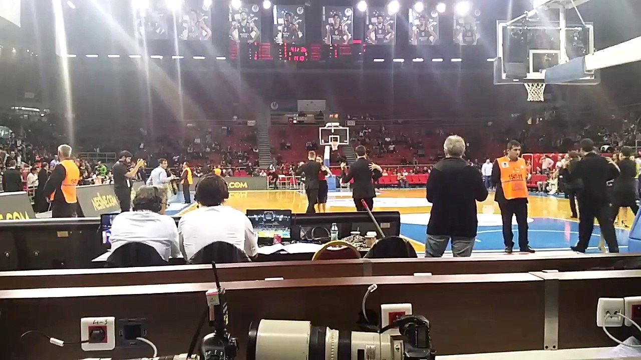 Efesten valsli gönderme