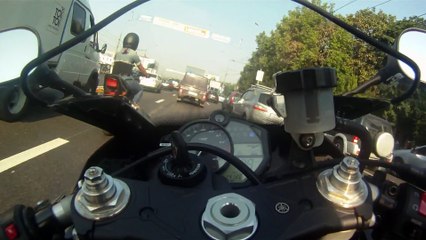 Yamaha R1. Ignoring police & chasing