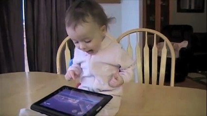 My 1 year old baby plays Angry Birds - Funny Babies
