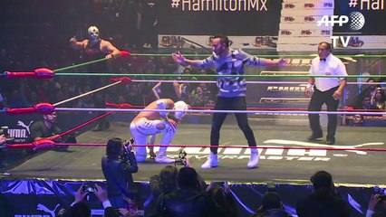 Lewis Hamilton gets into wrestling ring in Mexico City