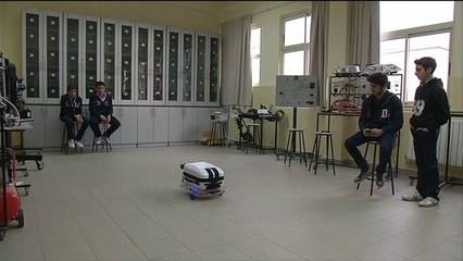 لبنانيون يبتكرون حقيبة ذكية تتبع صاحبها