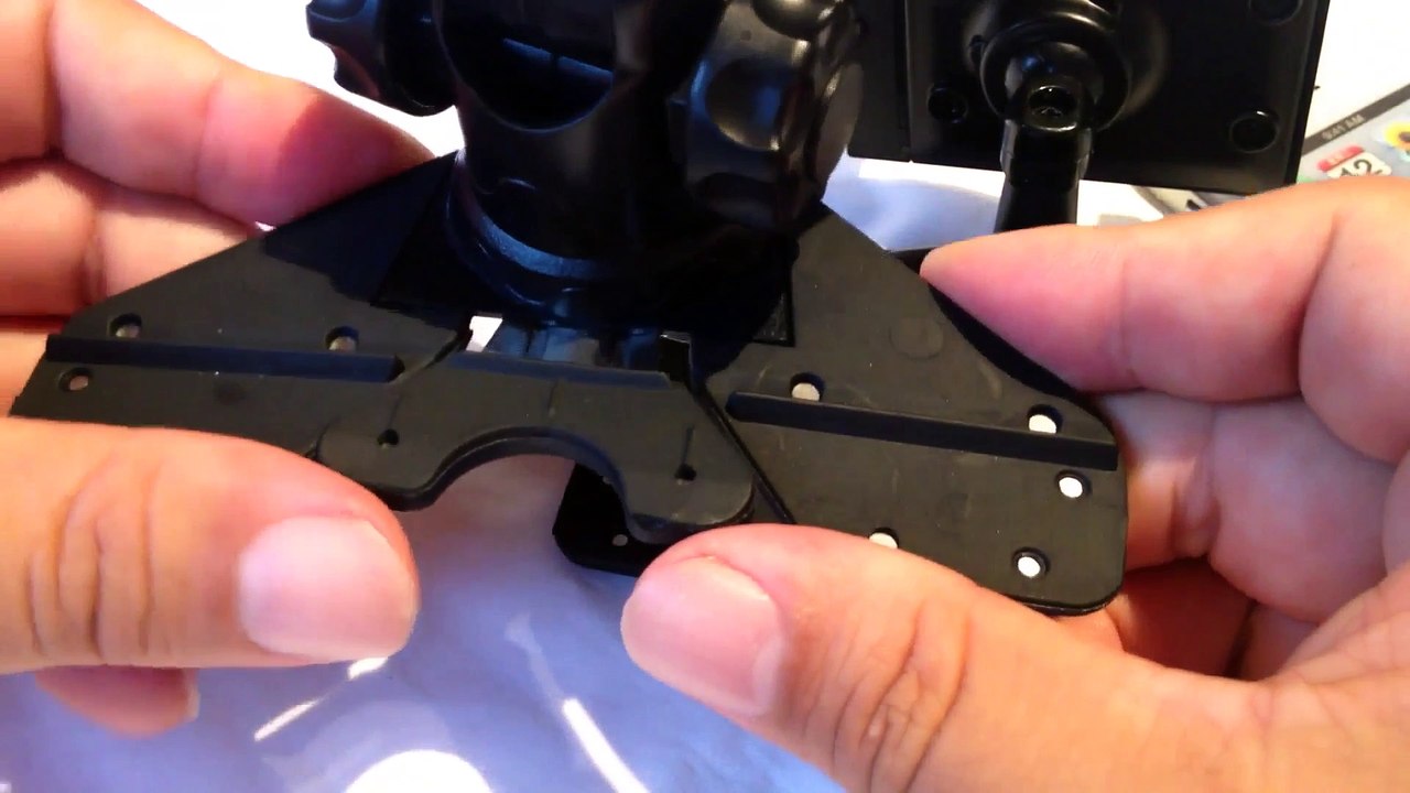 An even better CD slot mount for holding your smartphone or GPS review