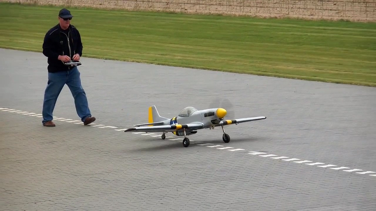 RC AIRPLANE CRASH !!! Big Scale Mustang P 51 Bad Landing / Bölsdorf 2016 *1080p50fpsHD*