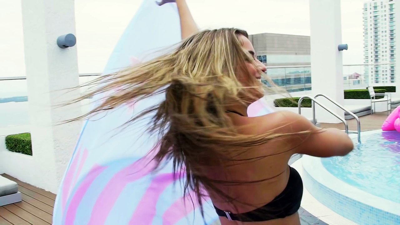 Every Sorority Cliche taken to the Extreme on Miami University Recruitment Video