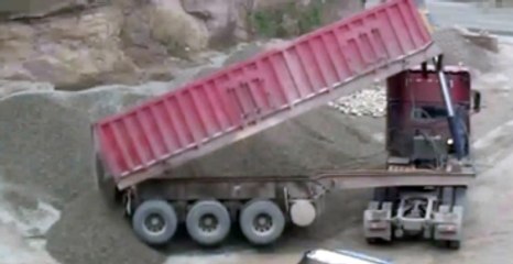 Kamyon Şoförünün Korkunç Ölümü Kameraya Yansıdı