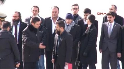 Dünya Boks Şampiyonu Ünsal Arık Kemerini Ata'sına Götürdü
