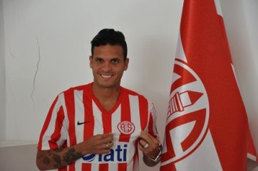 Antalyaspor, Roman Motta ile 2,5 Yıllığına Anlaştı