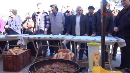 Kuşadası'nda Bahar Havasında 'Hamsi Şenliği'