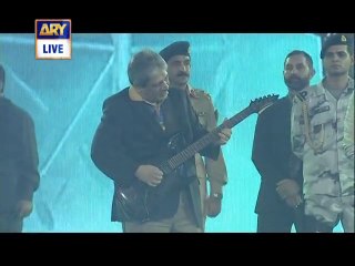Governor Sindh Played Guitar on National Anthem of Pakistan in Karachi Kings Concert