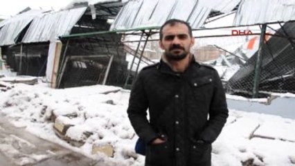 Patnos'ta Kar Yüzünden Halı Sahanın Çatısı Çöktü