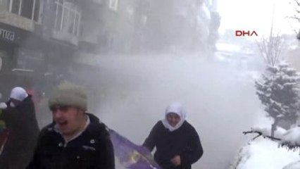Hakkari Kadınların Yürüyüşüne Polis Müdahalesi-3