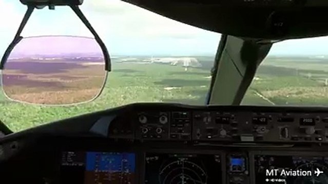 Boeing 787-8 Dreamliner landing in Mexico (view from cockpit)