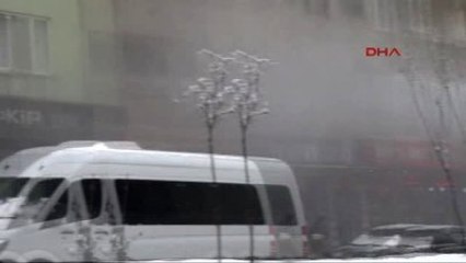 Hakkari'de Yürüyüşe Polis Müdahale Etti