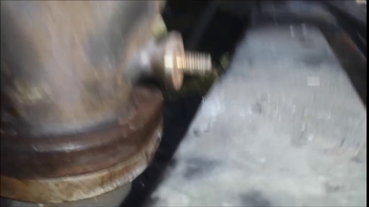 AUSGEWETZTE BESCHÄDIGTE ABGASKRÜMMER HOSENROHR MUTTER ÖFFNEN! VON DAVE IT WORK IT