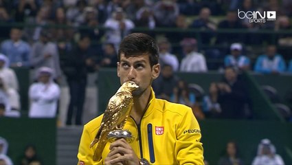 دجوكوفيتش يتسلم الصقر الذهبي