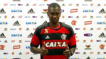 Juan retorna ao Fla após 14 anos: 'É estranho ser reapresentado no seu clube de coração'