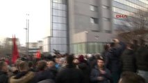 Kosova?da Muhalifler Kosova Başbakanlık Binasını Ateşe Verdi 2