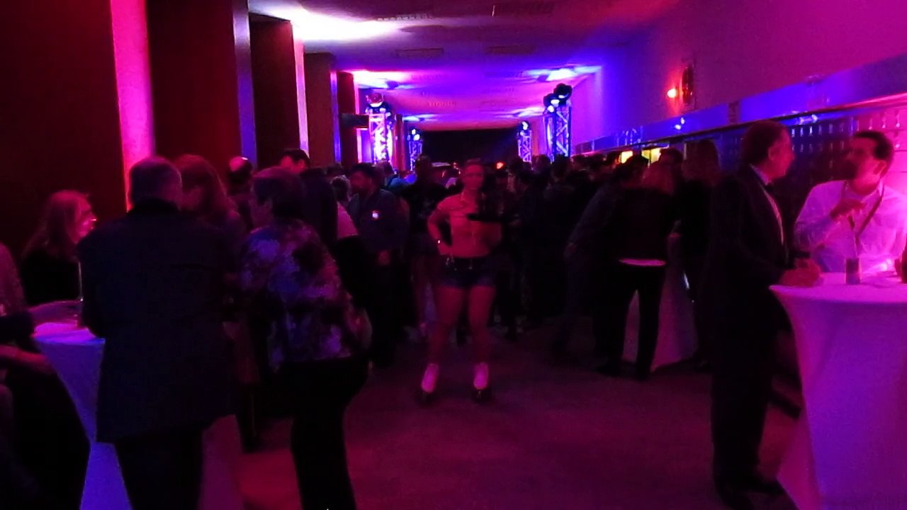 Service on Skates by Showskating im Rockabella Style (Getränke)