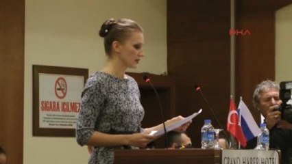 Kemer'deki Türk- Rus Dostluk Buluşması'nda Çocuklardan Zeytin Dalı