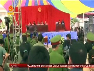 Hội Đồng Xét Xử Thẩm Vấn Bị Cáo Trần Đình Thoại Thảm Sát Bình Phước