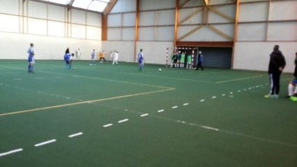 Superbe coup franc de Clem en salle à Auxerre U14