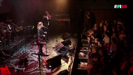 Christine and the Queens & La Grande Sophie - Tous les cris, les SOS!