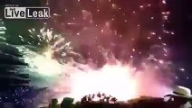 Los Fuegos Artificiales De Accidente Durante La Celebración De Año Nuevo 2016