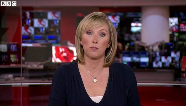 Muslim protester ejected from Donald Trump rally