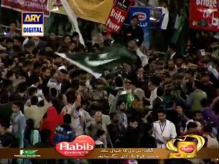 Muhammad amir takes Mic & Talking to people at Karachi stadium