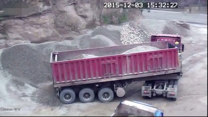 Truck Accident caused by Dangerous Operation of Tipper