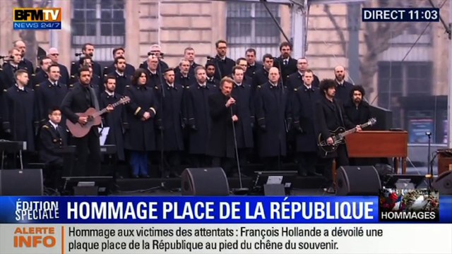 Un dimanche de janvier , Johnny Hallyday chante en hommage aux victimes des attentats place de la République