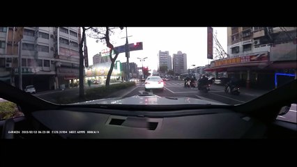 Un homme roule trop vite pour impressionner sa copine et provoque une accident