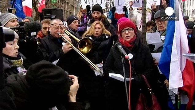Польша: акции протеста против нового закона о СМИ