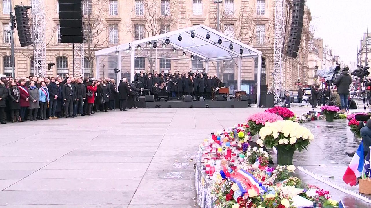 La cérémonie en hommage aux victimes des attentats