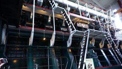 Le plus gros moteur diesel en action