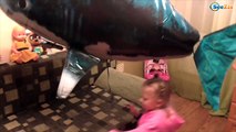 ✔ Летающая акула в комнате у Ярославы - Air Swimmers Remote Flying Fish shark - Video for kids ✔