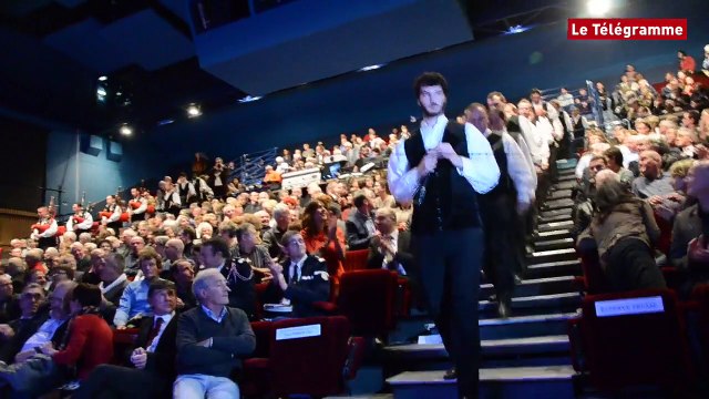 Auray. La Kevrenn Alré invitée surprise des voeux du maire