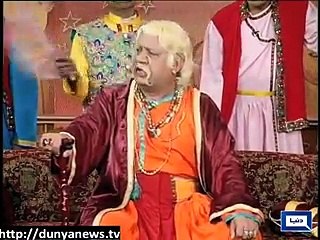 Social Media is Bashin on Azizi For Making Fun of Shahansha e Akbar in Hasb e Haal