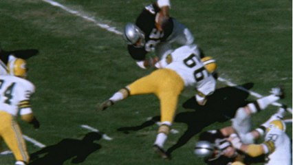 Golden Play: Super Bowl II, Nitschke upends Dixon