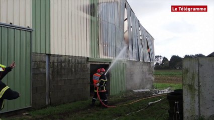 Plouhinec (29). Un hangar agricole en flammes au lieu-dit Lambabu