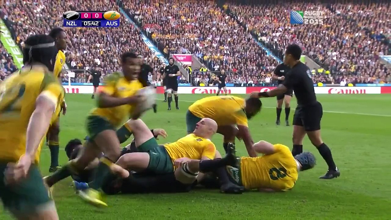 KICKING WAR_ Carter and Foley trade penalties