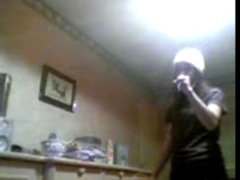 Jen qui se tape un delire tous seul