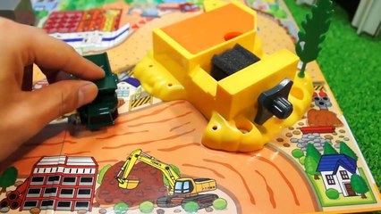 【持ち運び用トミカ玩具】ハンディー立体マップ・工事現場TOMICA