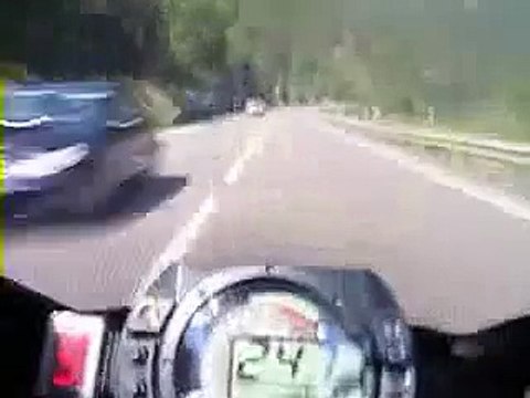 300 Kmh Illegal R1 moto extreme speed Yamaha pilot on the street