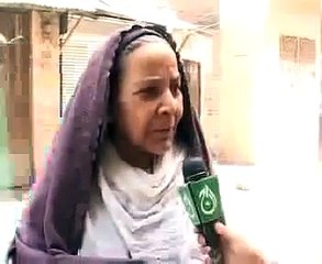 Dabang Lady of Kachi Mahallah Peshawar Must Watch Very Funny Zardari------ - YouTube