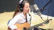 Une fillette de 10 ans reprend 99 Red Balloons à la guitare et c'est magique
